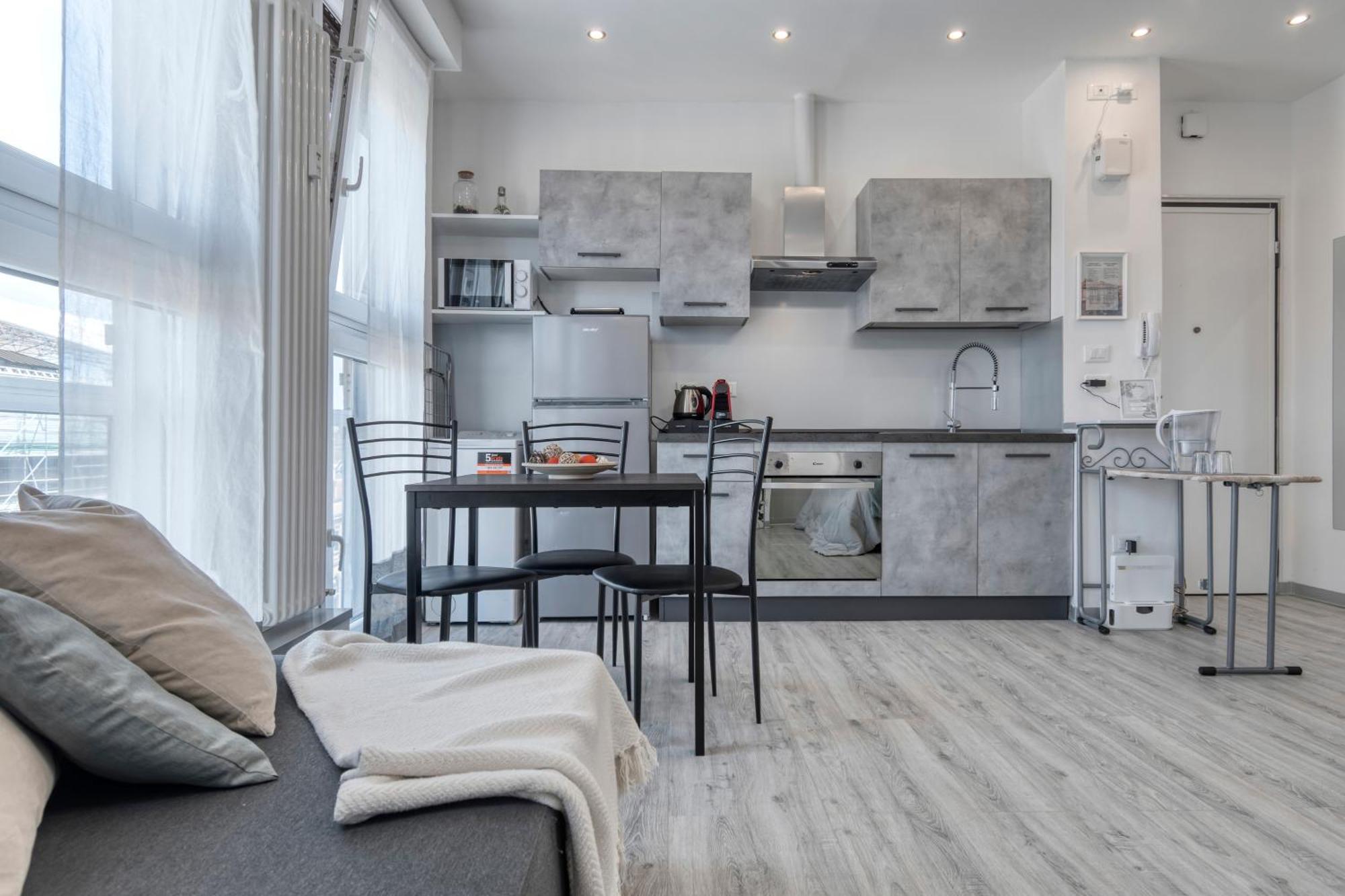 Front Station Apartment - Stazione Centrale Di Bolonya Dış mekan fotoğraf